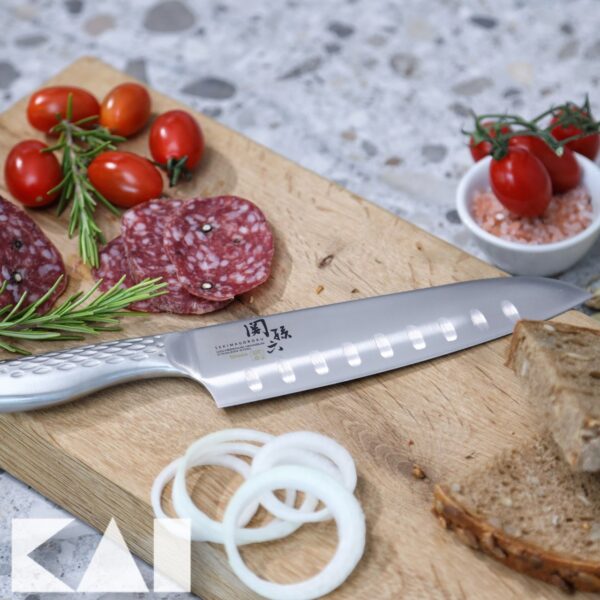 Coltello Santoku olivato Kai 16,5 cm AB-5157 Seki Magoroku Shoso - immagine 4