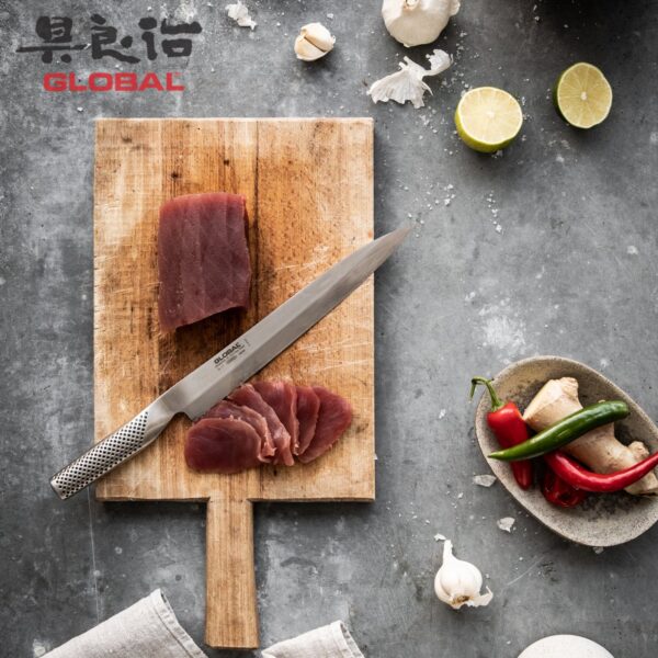 Set 2 coltelli Global serie G + pinza spina pesce - immagine 4