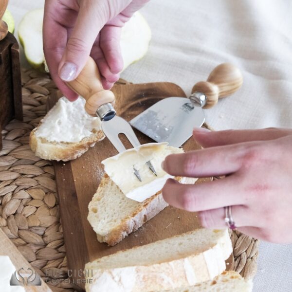 Set mini ceppo Due Cigni in olivo con 5 coltelli da formaggio 2C 300 - immagine 6