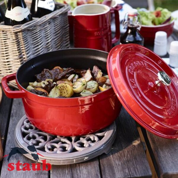 Cocotte rotonda Staub in ghisa 26 cm 40510-26 - immagine 9