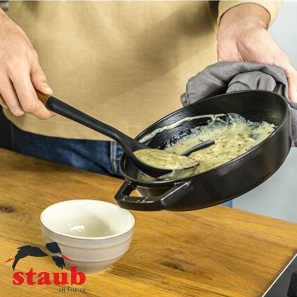 Mestolo a servire in silicone Staub 31 cm 40503-107-0 - immagine 6