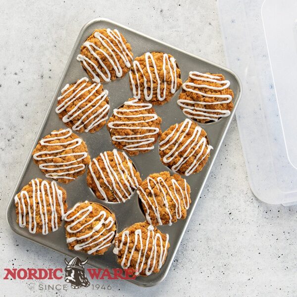 Stampo per 12 muffin con coperchio Nordic Ware NW 45593 - immagine 3