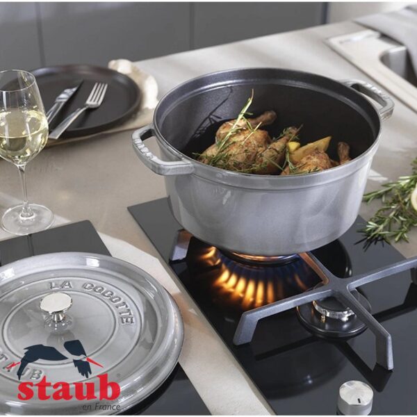 Cocotte rotonda Staub in ghisa 28 cm 40509-28 - immagine 10