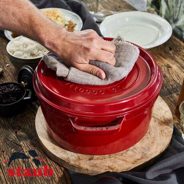 Cocotte rotonda Staub in ghisa 28 cm 40509-28 - immagine 11