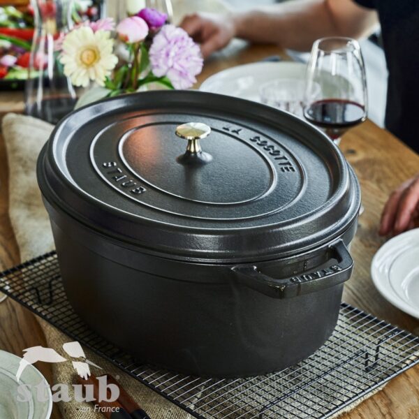 Cocotte ovale Staub in ghisa 33 cm 40509-33 - immagine 8